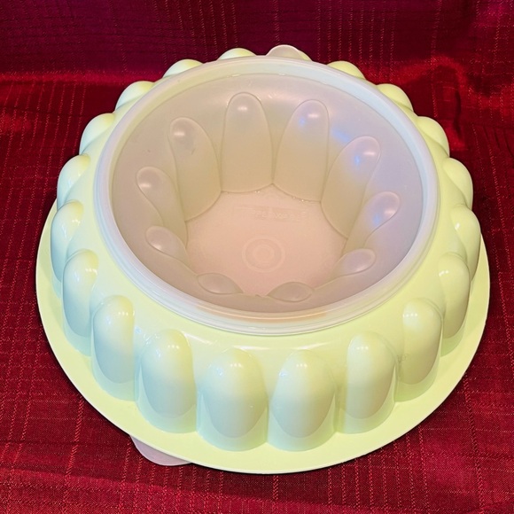 Vintage 70’s Tupperware Jello Mold Ice Ring # 1201,1202,1203  Mint Green 3pc - Picture 1 of 3